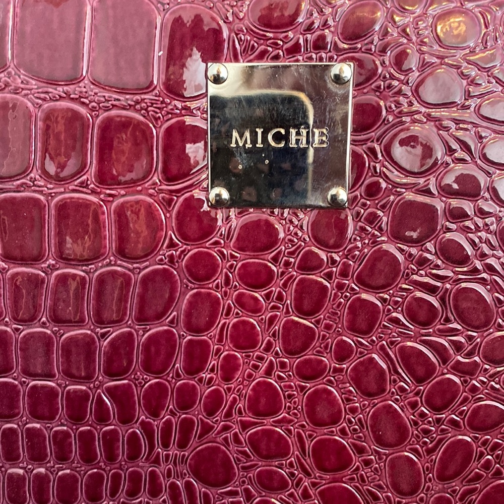 Miche Classic Base, 2 shells, 2 sets of handles, rings to attach.